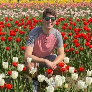 Meet your Posher, Eric